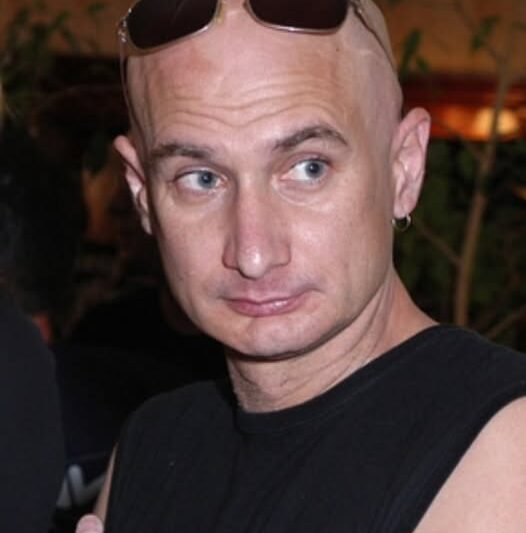 Nyomj egy lájkot ha még emlékszel rá! Már 12 éve nincs köztünk! Így néz ki ma Cipő sírja!