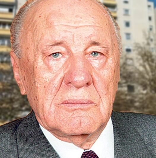 Ő miért nem volt milliárdos egy élet munkája alatt? Volt munka, lakás, ingyen szakmunkás képzés és egyetem! ELMONDOM: 🔻 𝐂𝐢𝐤𝐤 𝐚 𝐡𝐨𝐳𝐳𝐚́𝐬𝐳𝐨́𝐥𝐚́𝐬𝐨𝐤𝐧𝐚́𝐥!