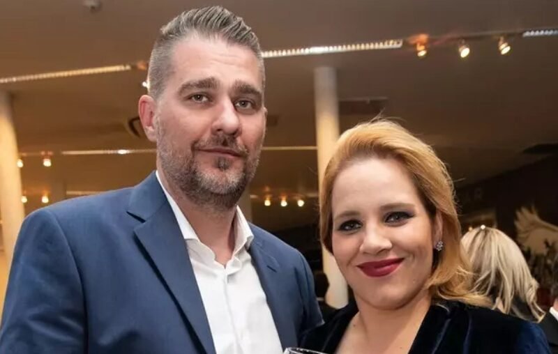 Nem takargatja tovább Tóth Vera, már nagyon látszik: párja oldalán jelentette be a csodálatos hírt, a fotón már tisztán látni