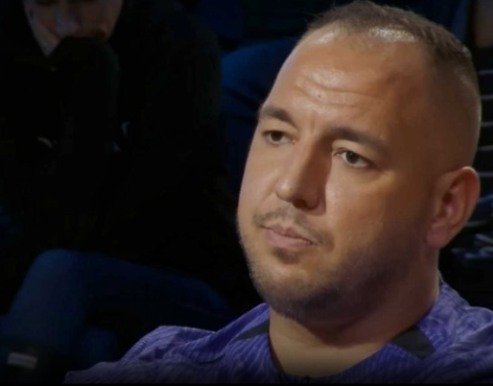 Lopáson kapták Curtist – mindent vett a kamera