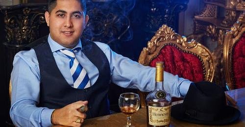 Kis Grofó felesége egyáltalán NEM ülhet az asztalhoz, ha a férje ott ebédel és még az alábbi dolgok is Szigorúan TILTOTTAK a számára: