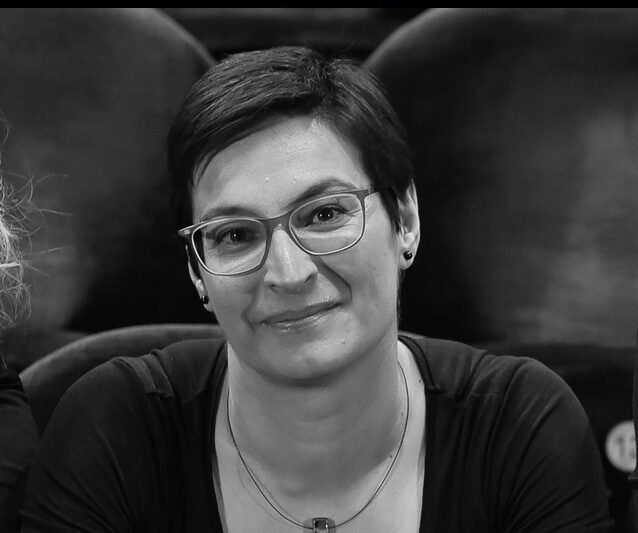 Feldolgozhatatlan tragédia! Búcsúzik a család, búcsúzik az ország! Hatalmas név távozott közülünk fájóan fiatalon! Ugye tudjátok, ki volt Ő: