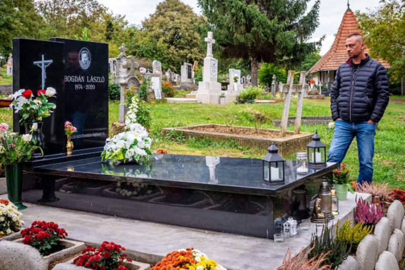 Ma Bogdán László sírjánál jártunk.. ez a látvány fogadott