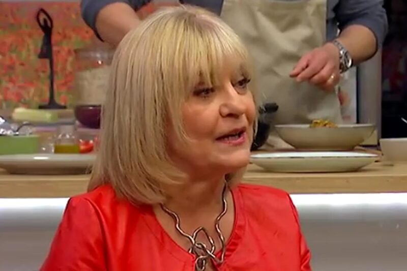 Mindenki aki bántani meri Szily Nórát. az most l figyeljen IDE