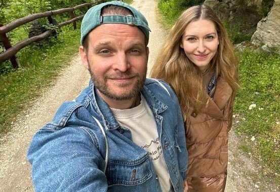 Puskás Peti vett egy tanyát, gyönyörűen felújította a házat: csak a mesében látni ilyen szépet..