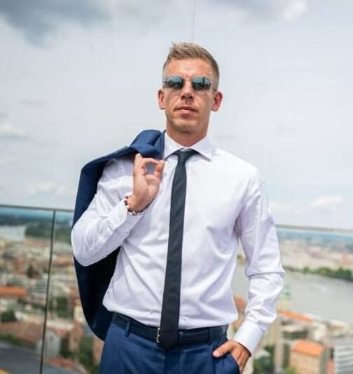 Magyar Péter megmutatta a két kisfiát- Atyaég ilyen cuki gyerekeket még nem láttál!A képek elárulják, mennyire hasonlítanak a gyerekek az apjukra!