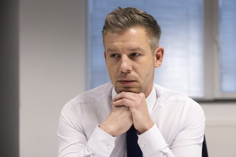 Megtették Magyar Péter édesanyjával: Most üzent a támadóknak