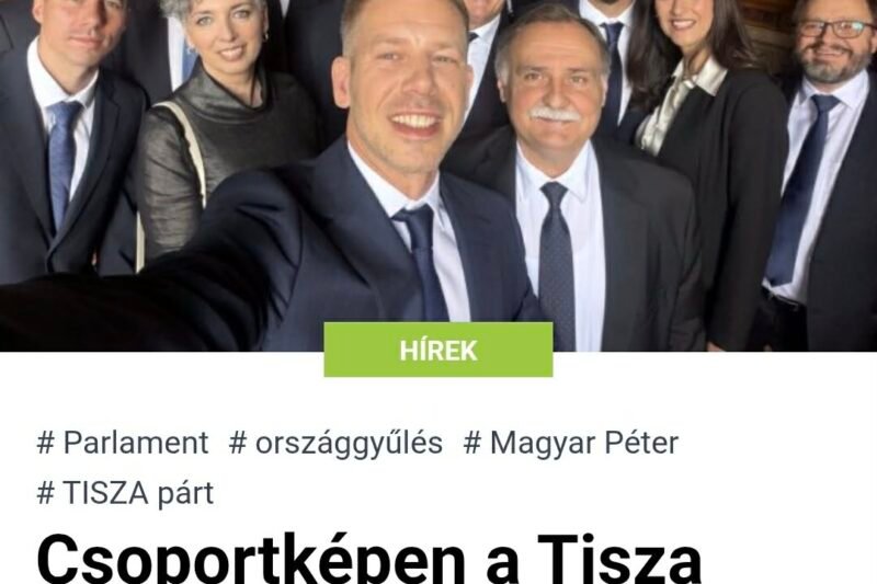 Csoportképen a Tisza arcai: a miniszterelnöki szobában szelfiztek Magyar Péterék