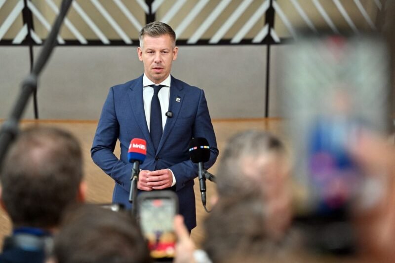 Itthon: Magyar Brüsszelben tárgyalt, Karácsony Unicumot kapott, Mészáros eladhatja a V-Hidat – Newscast